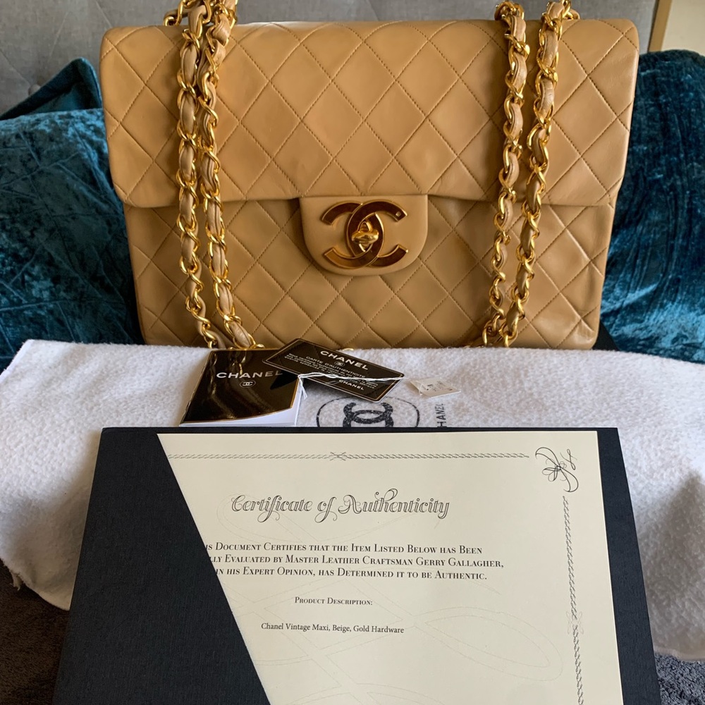 SOLD ⛔️⛔️⛔️Chanel Maxi flap Vintage